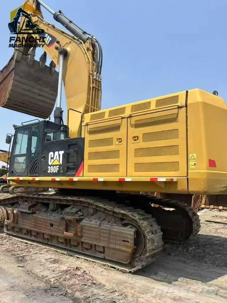 CAT 390F Paletli ekskavatörler