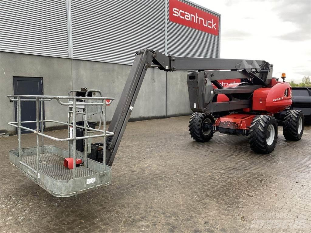 Manitou 200ATJ RC Körüklü personel platformları