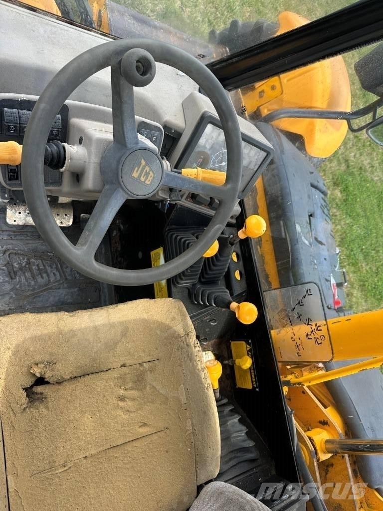 JCB 526 Tarimsal teleskopik yükleyiciler
