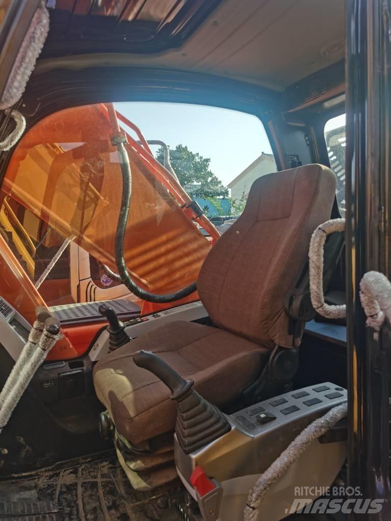 Doosan DX 225 LC Paletli ekskavatörler
