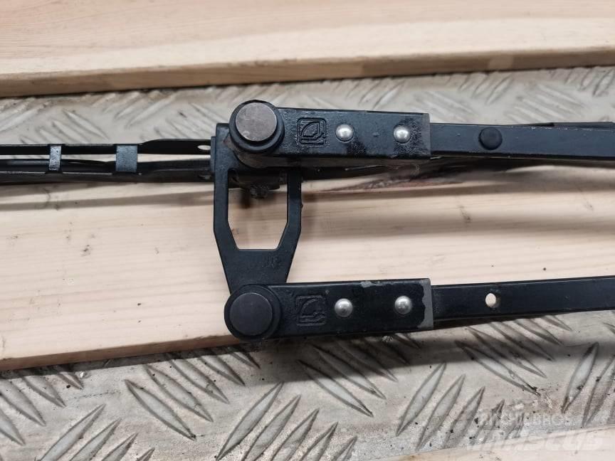 Manitou MLT  wiper Kabin