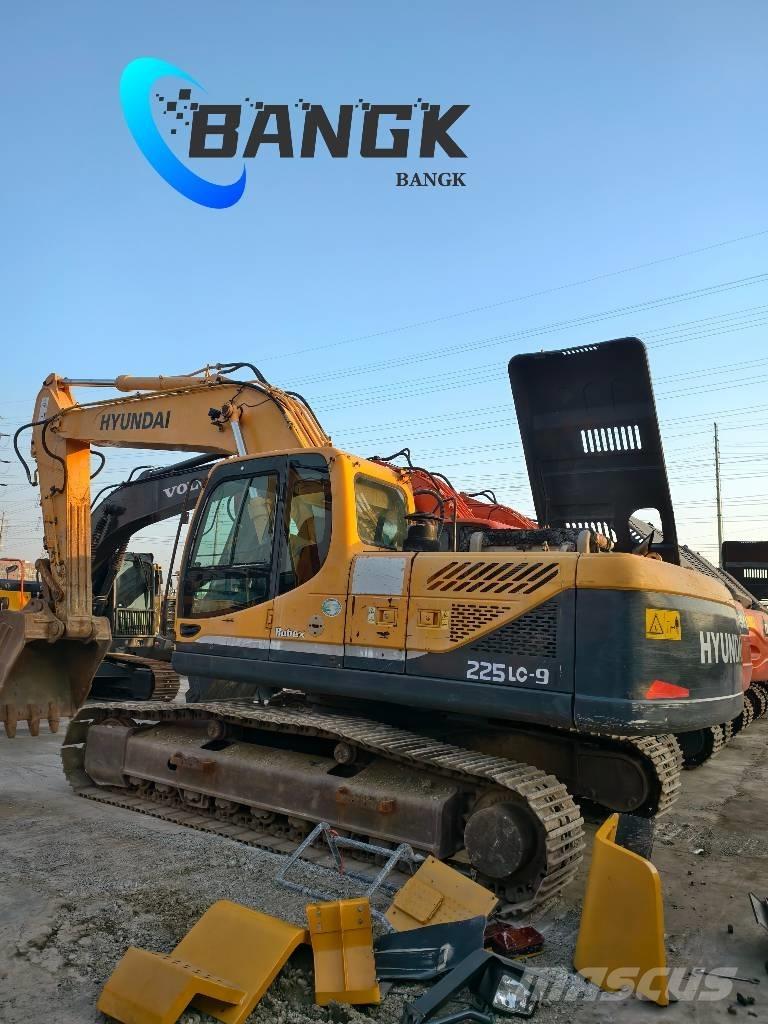 Hyundai 225LC-9T Paletli ekskavatörler