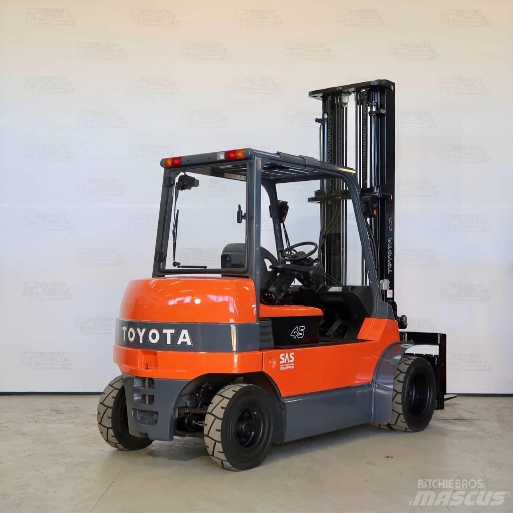 Toyota 7FBMF45 Elektrikli forkliftler