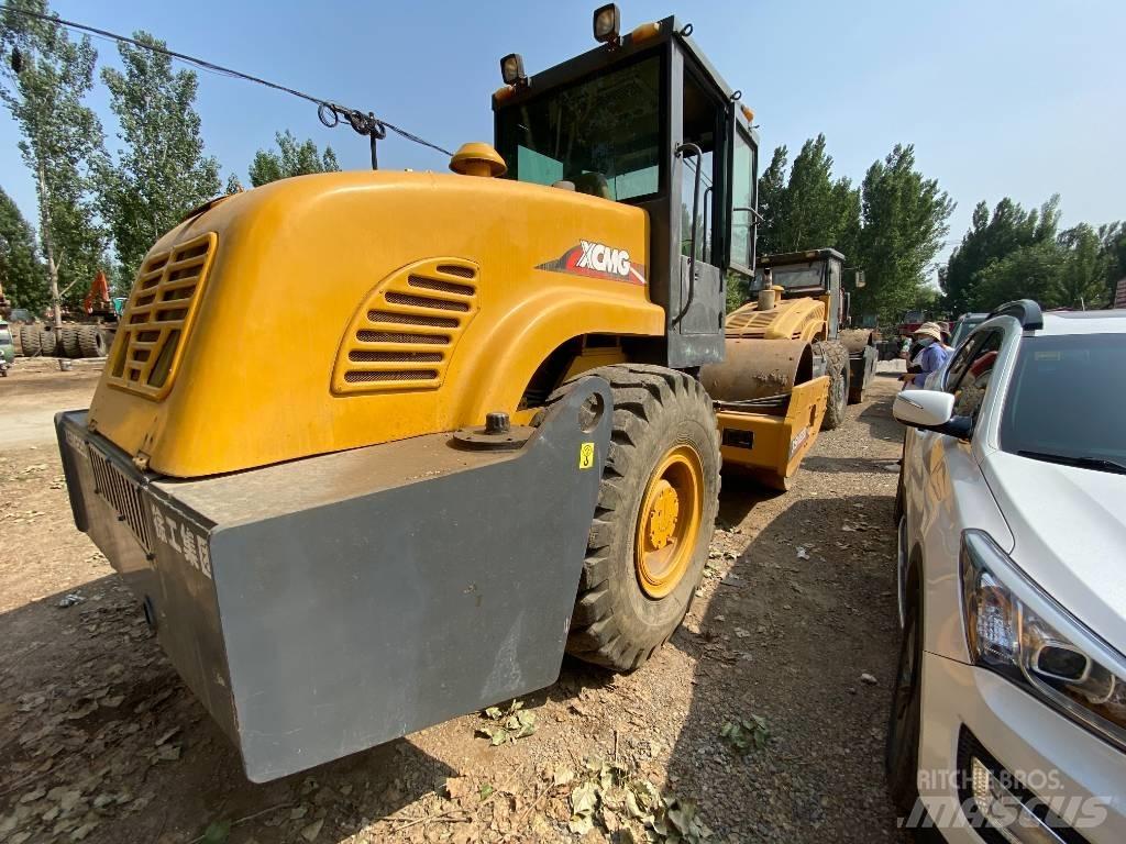 XCMG XSM220 Tek tamburlu silindirler