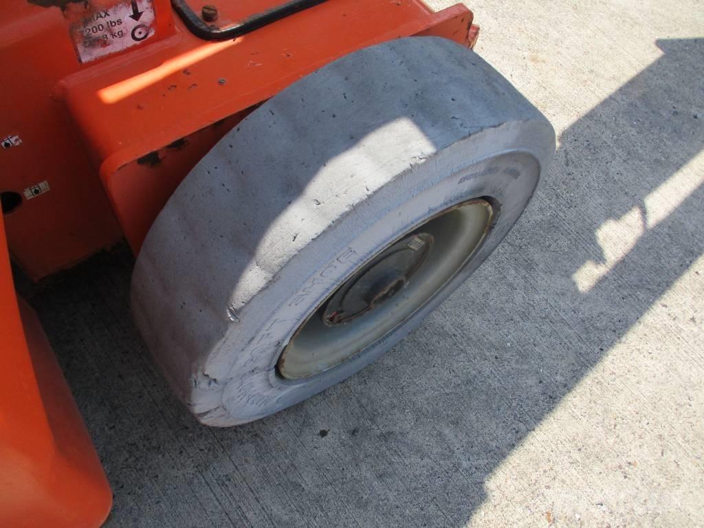 JLG E 400 AJPN (146) Kompakt kendinden tahrikli personel platformları