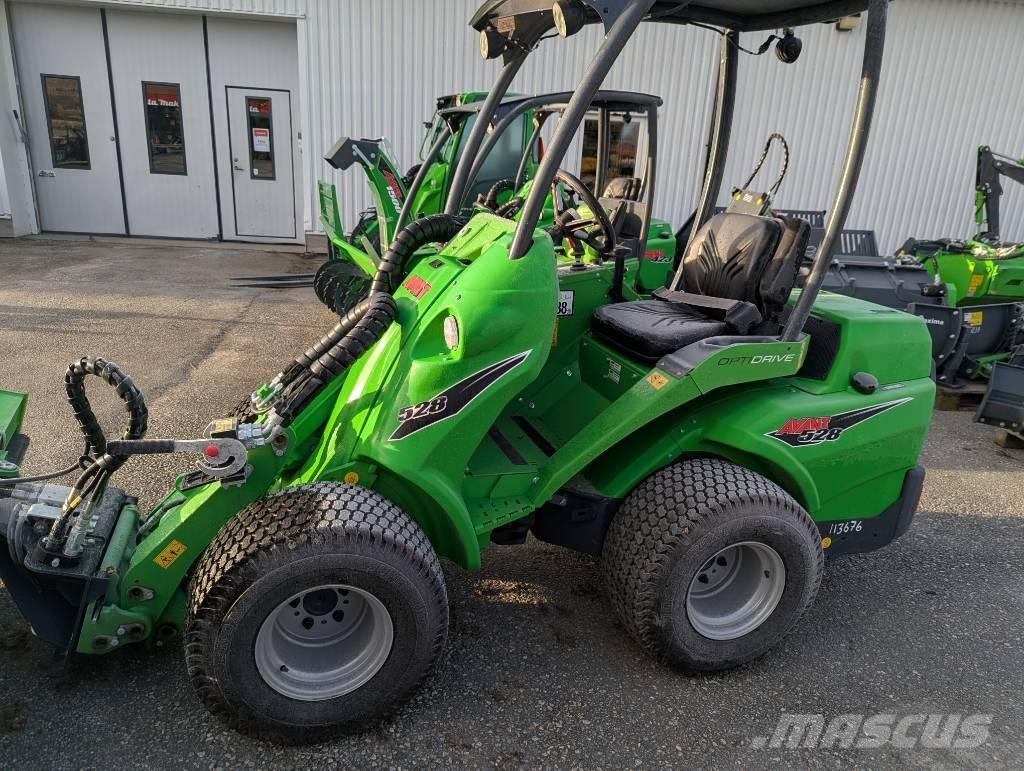 Avant 528 Skid steer loderler