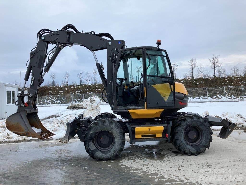Mecalac 11 MWR Lastik tekerli ekskavatörler