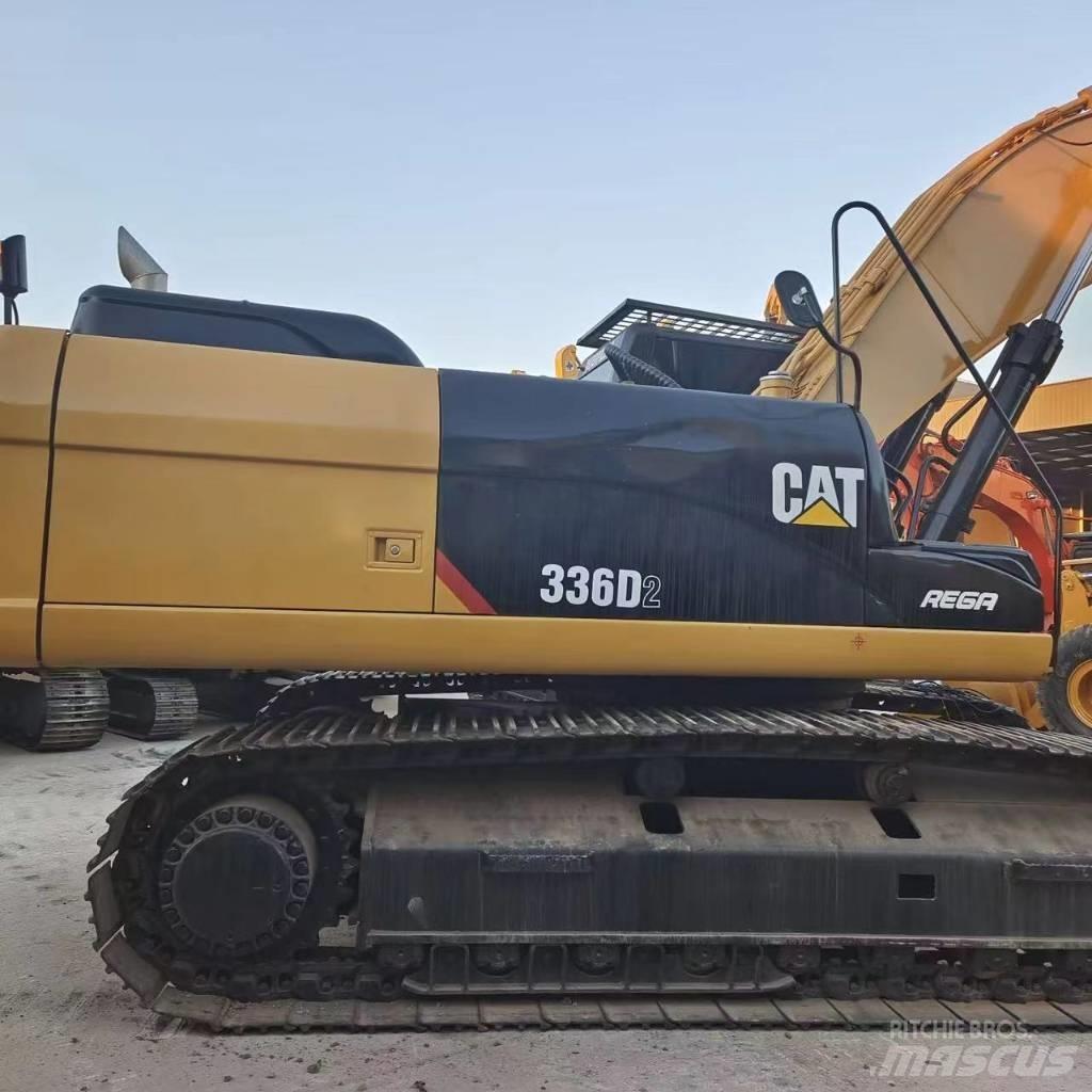 CAT 336D2 Paletli ekskavatörler