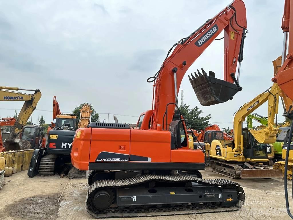 Doosan DX225LC-9C Paletli ekskavatörler