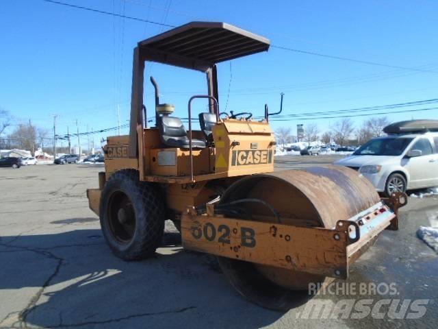 CASE W 602 BD Tek tamburlu silindirler