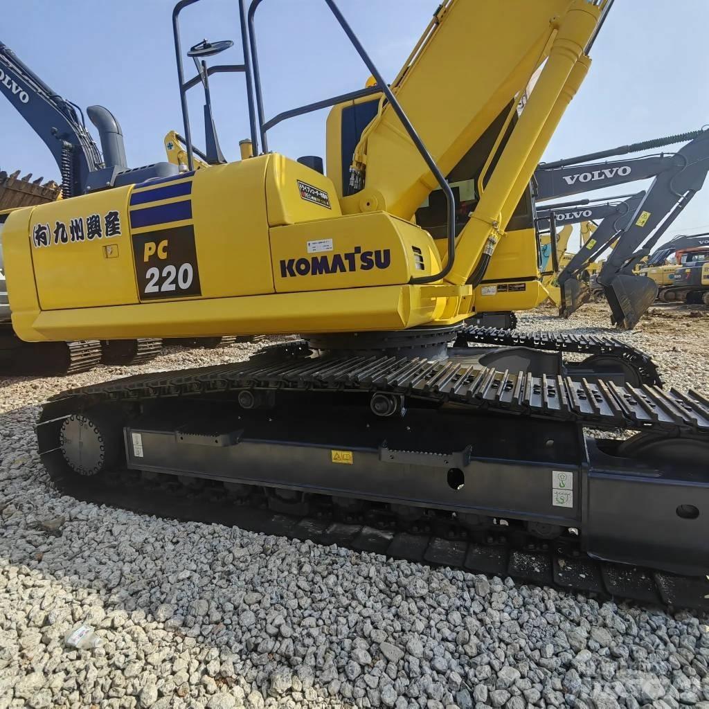 Komatsu PC 220-8 Paletli ekskavatörler