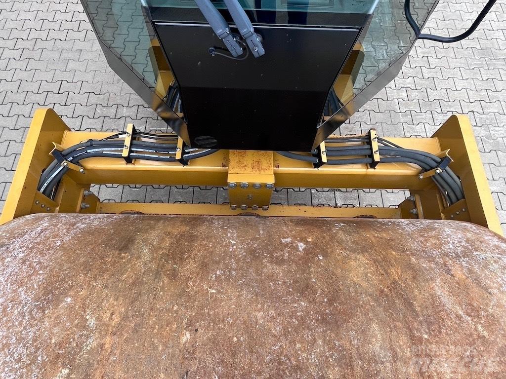 CAT CS66B Tek tamburlu silindirler
