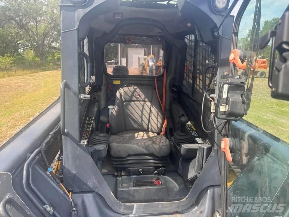 John Deere 325G Skid steer loderler