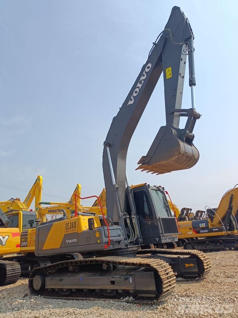 Volvo EC 240 Paletli ekskavatörler