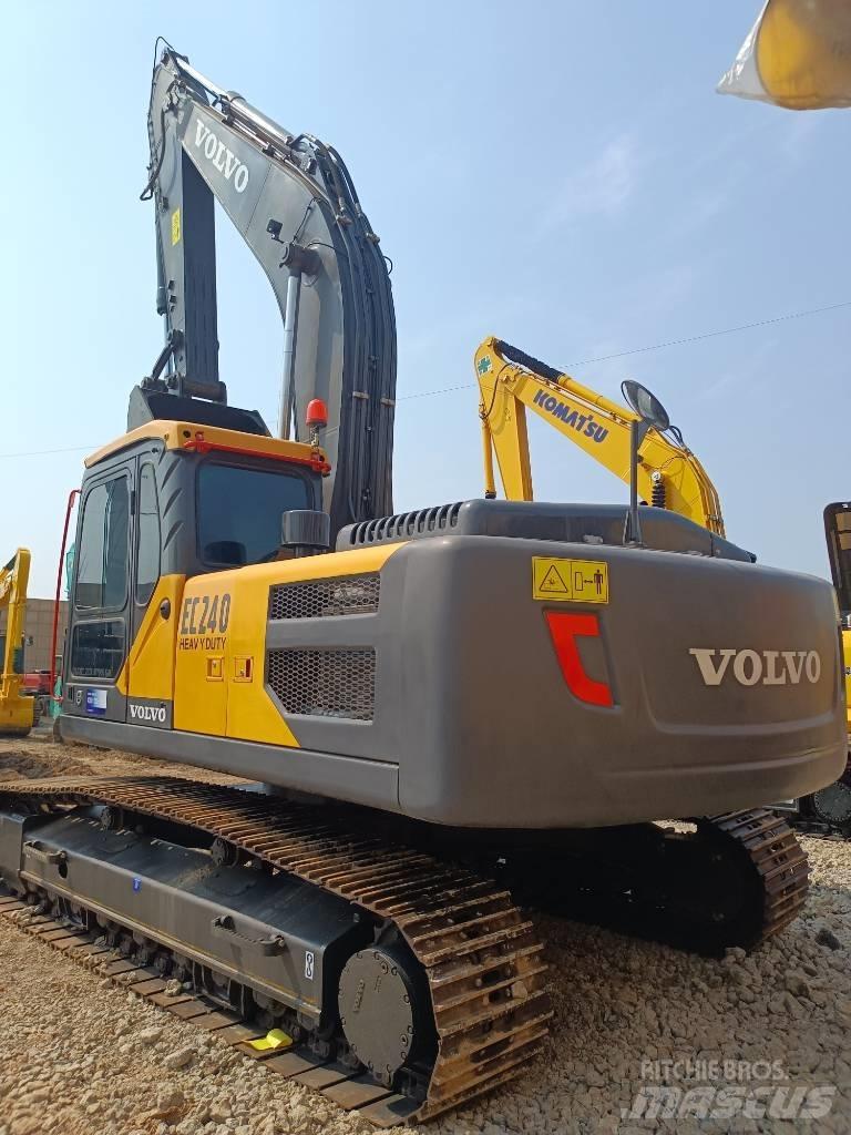 Volvo EC 240 Paletli ekskavatörler