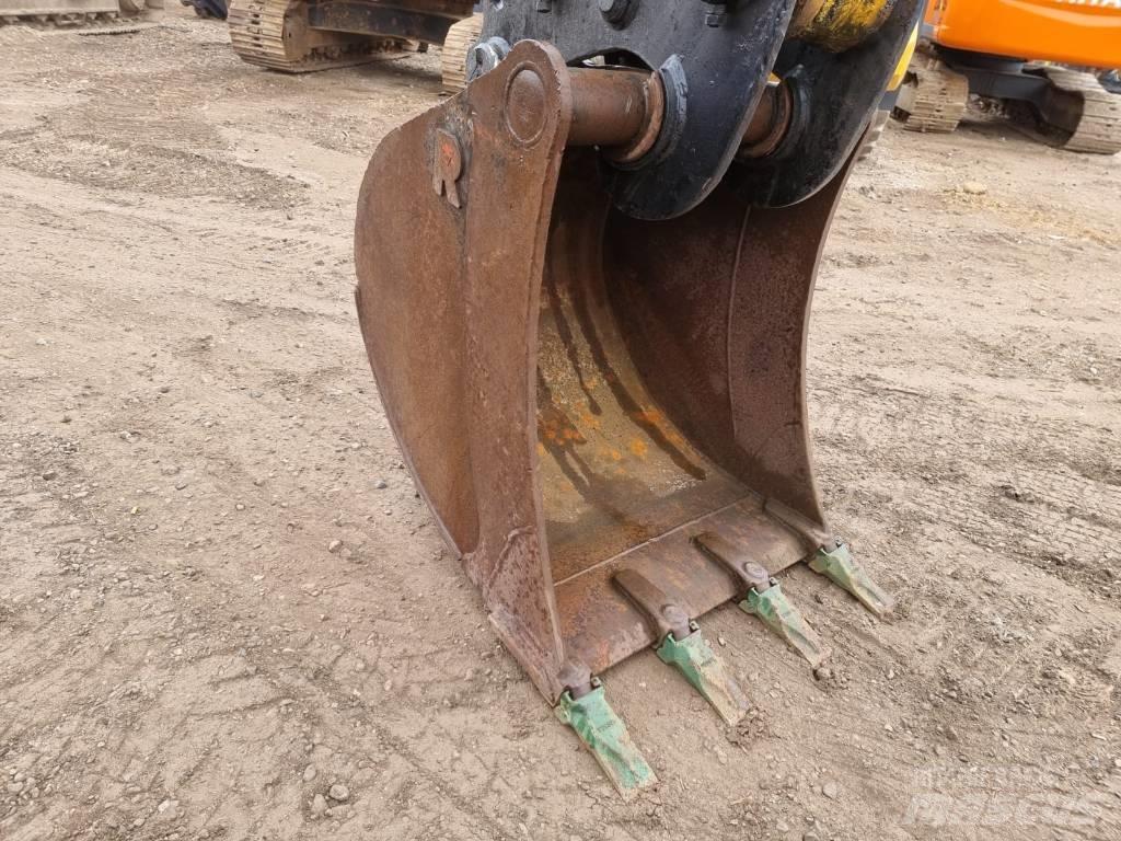 JCB JS 210 LC Paletli ekskavatörler