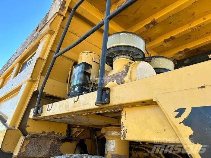 CAT 771D Belden kirma kamyonlar