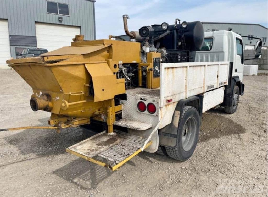 International CF600 Beton pompaları