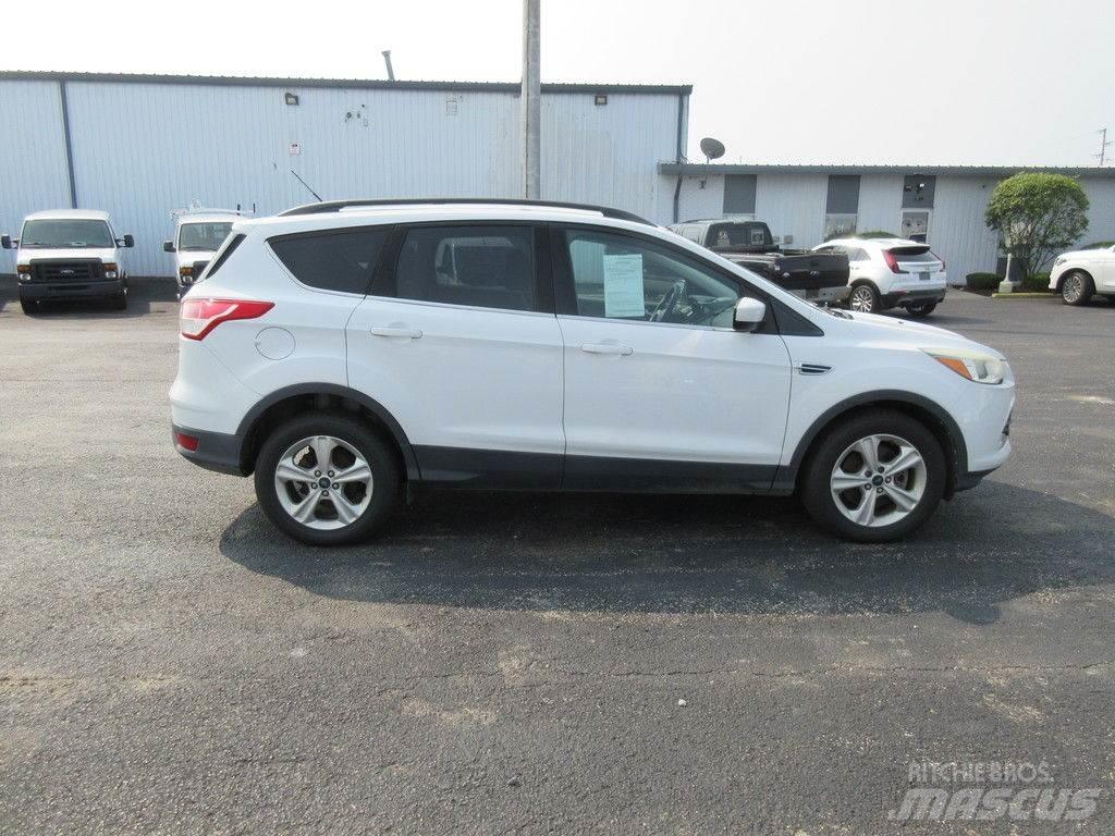 Ford Escape Otomobiller