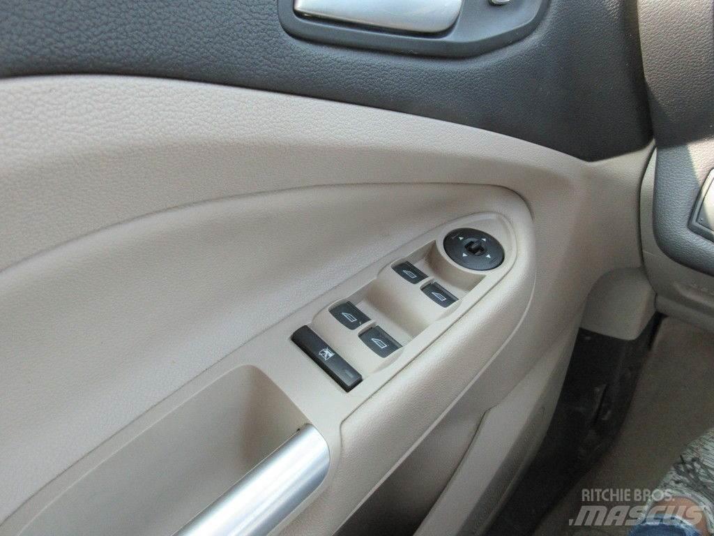 Ford Escape Otomobiller