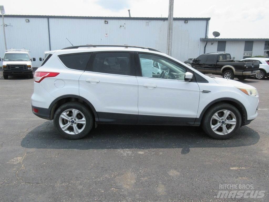 Ford Escape Otomobiller