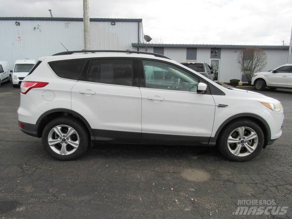 Ford Escape Otomobiller