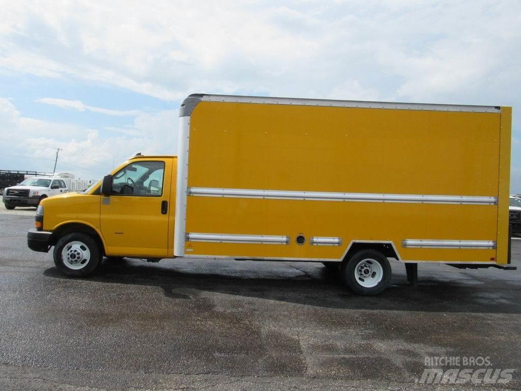 GMC Savana 3500 Kapali kasa kamyonlar
