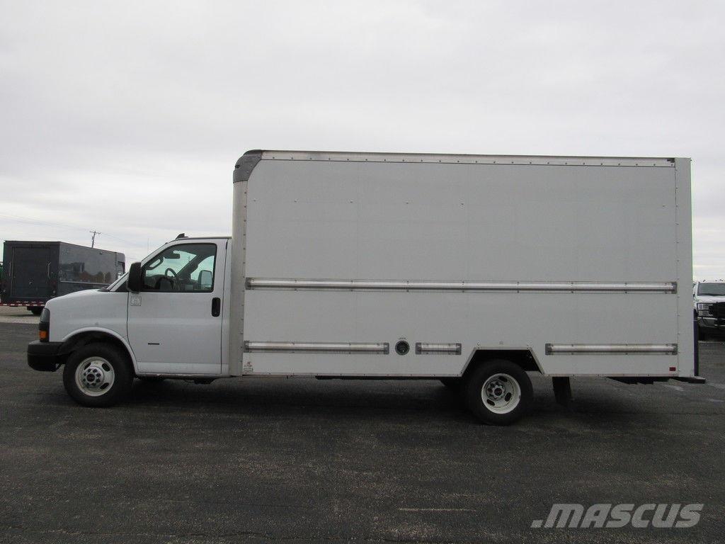 GMC Savana 3500 Kapali kasa kamyonlar