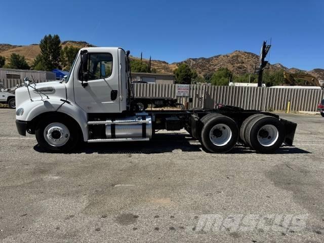 Freightliner M 112 Çekiciler