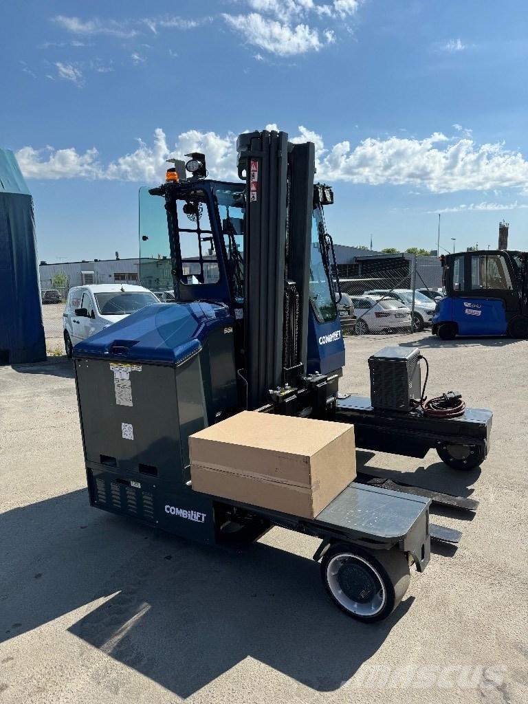 Combilift C4000ET 4 yönlü reach truck