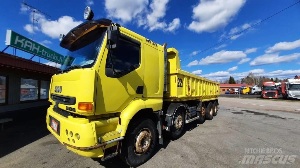 Sisu E11 Damperli kamyonlar