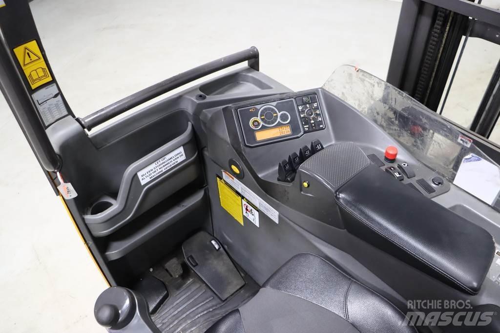 Atlet UMS200D Reach truck - depo içi istif araçları