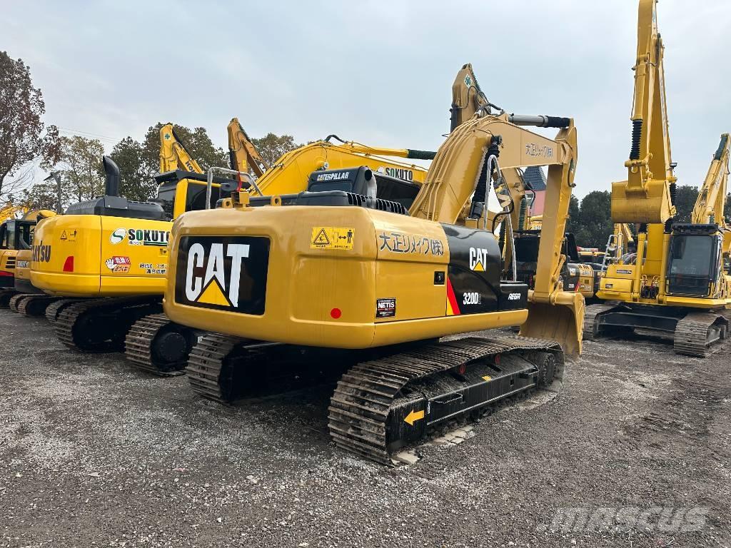 CAT 320 D2 Paletli ekskavatörler