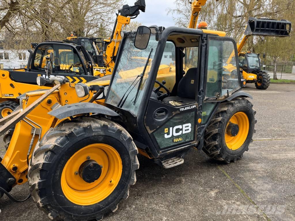 JCB 527-58 Tarimsal teleskopik yükleyiciler
