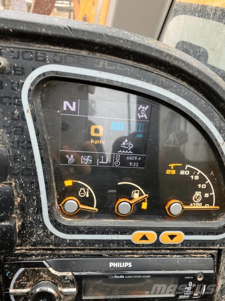 JCB 527-58 Tarimsal teleskopik yükleyiciler