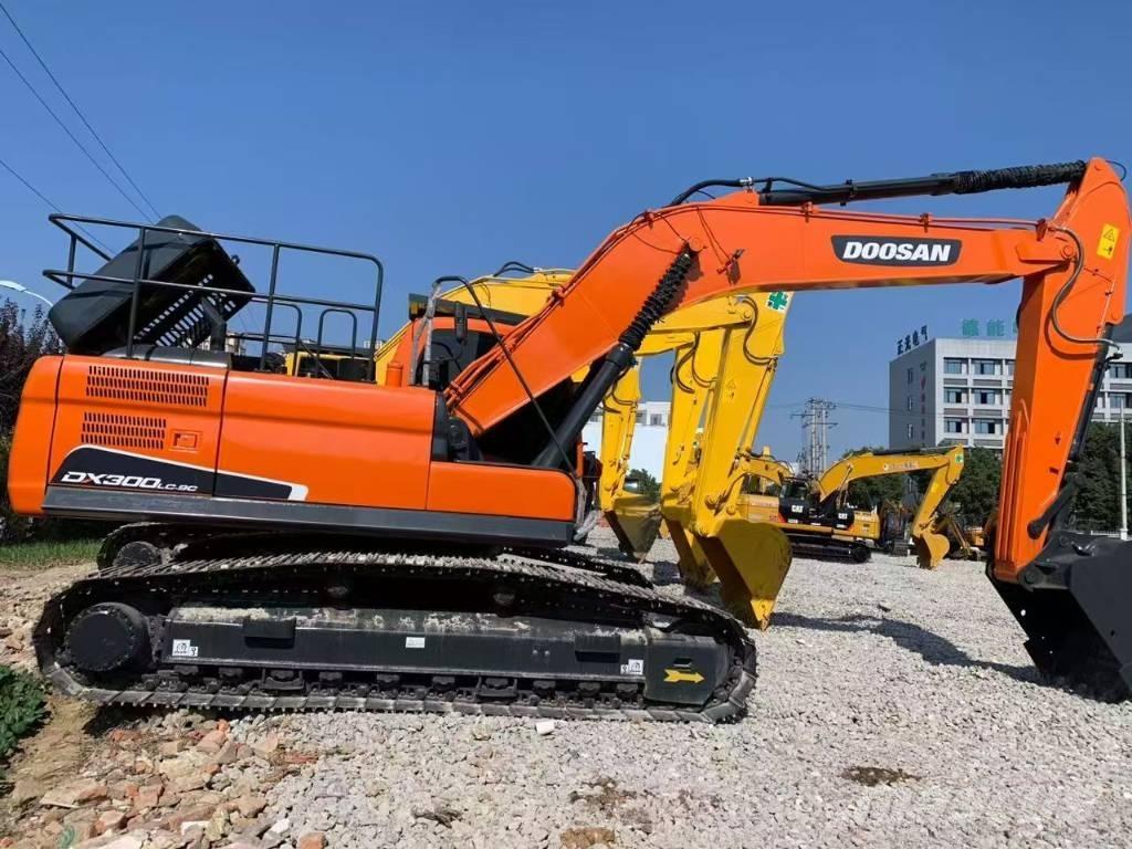 Doosan 300 Paletli ekskavatörler