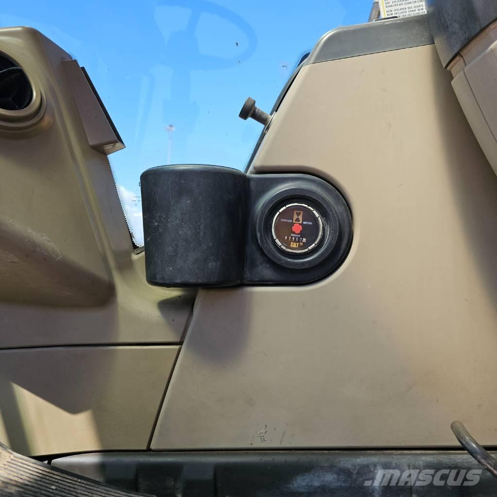 CAT 322 C Lastik tekerli ekskavatörler