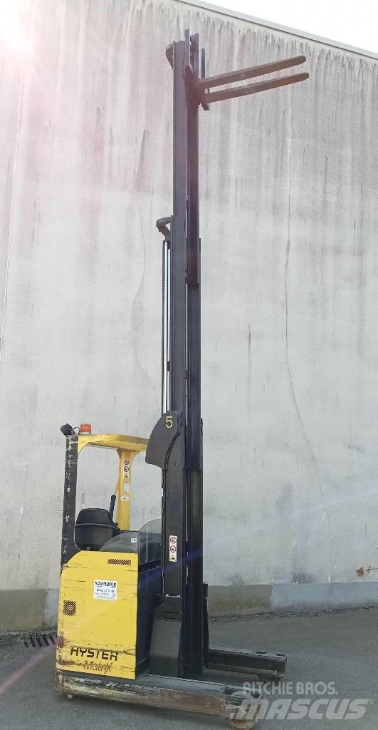Hyster R 1.4 Reach truck - depo içi istif araçları