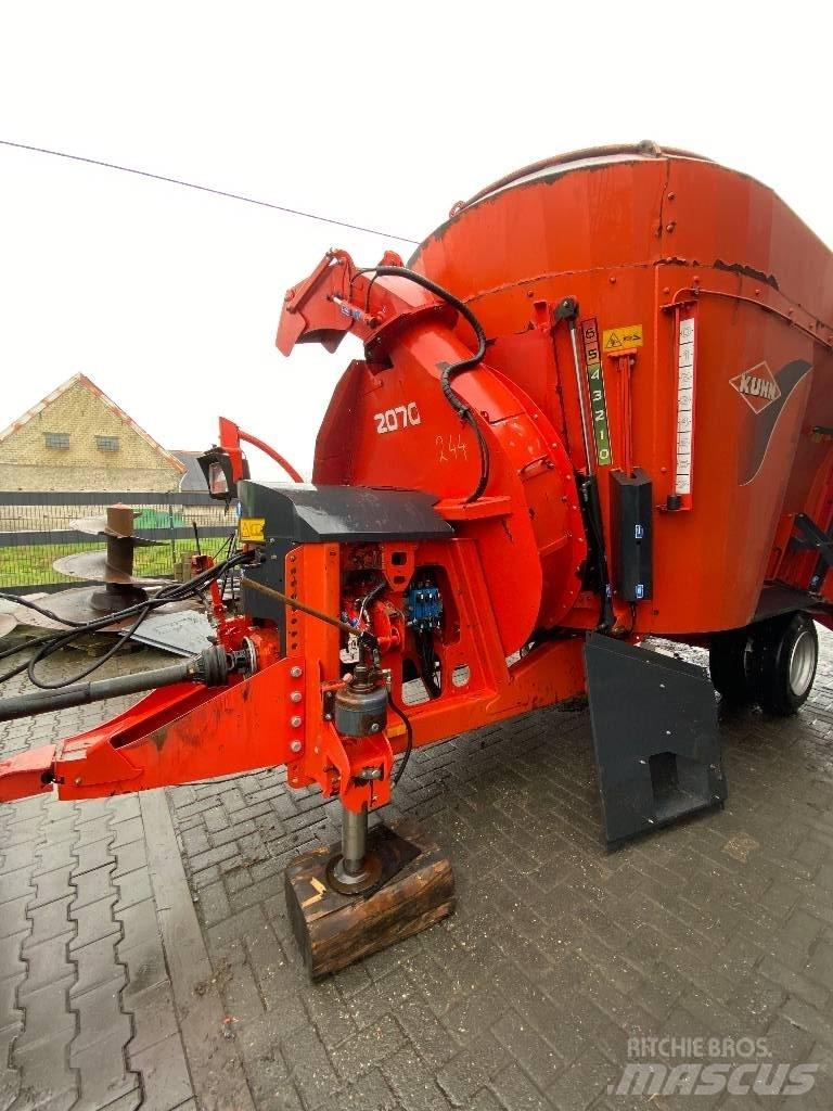 Kuhn Typ 2070 Mikser besleyiciler