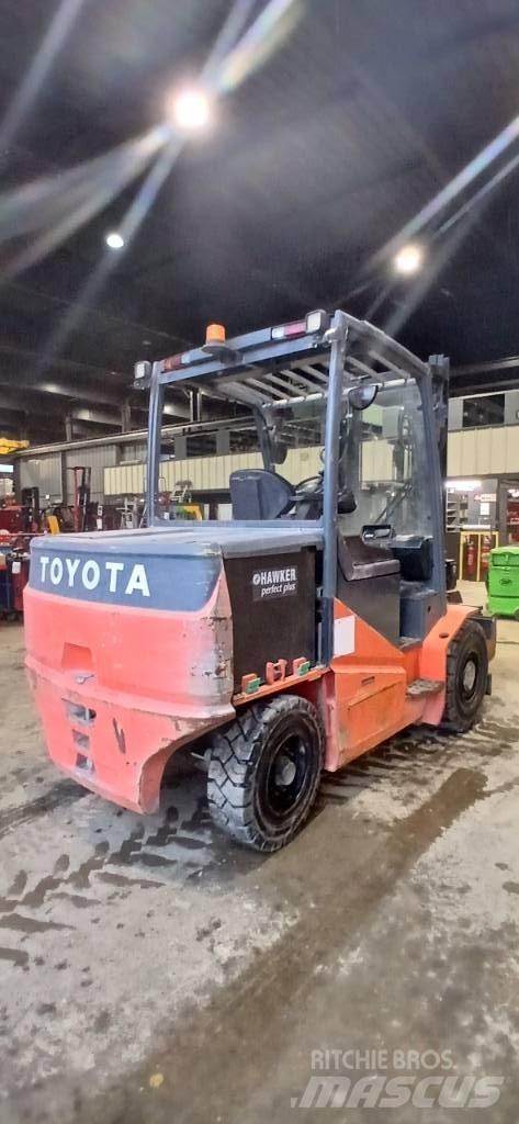 Toyota 8FBMHT60 Elektrikli forkliftler