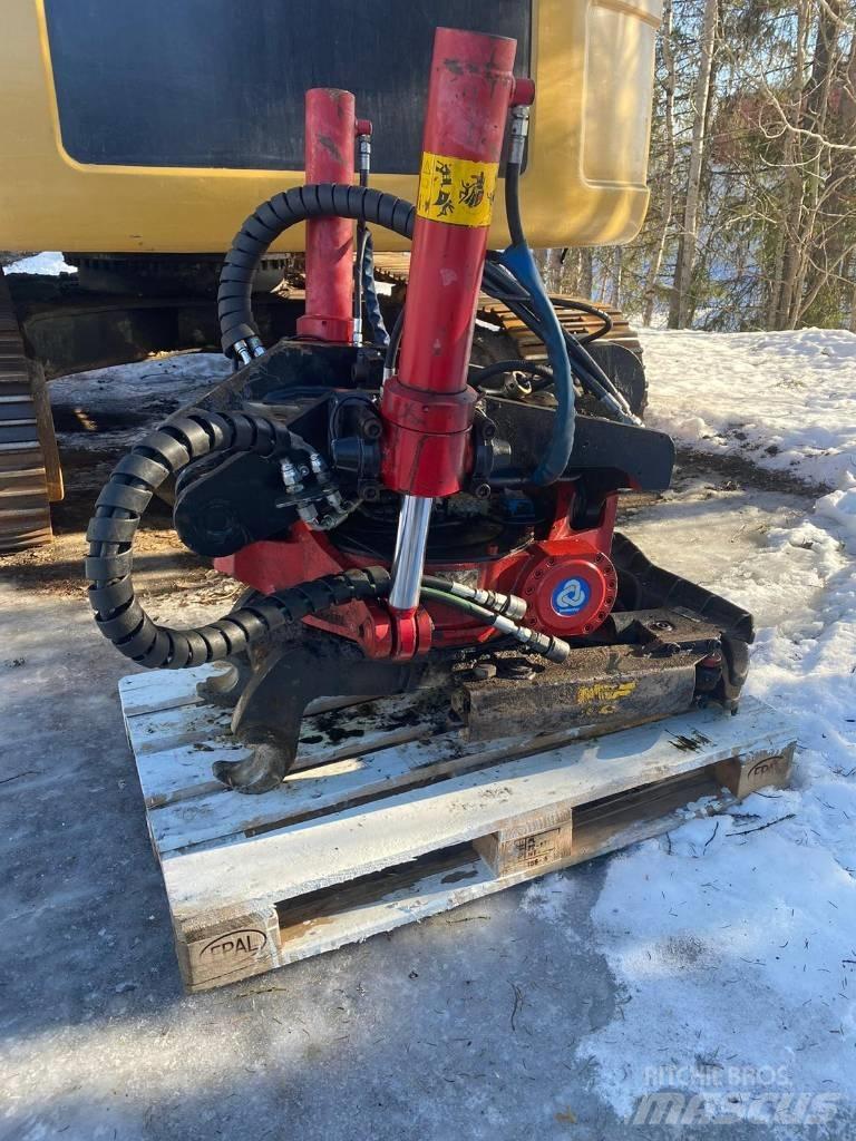 CAT 320 EL Paletli ekskavatörler