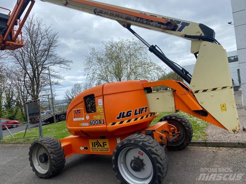 JLG 600 AJ Körüklü personel platformları