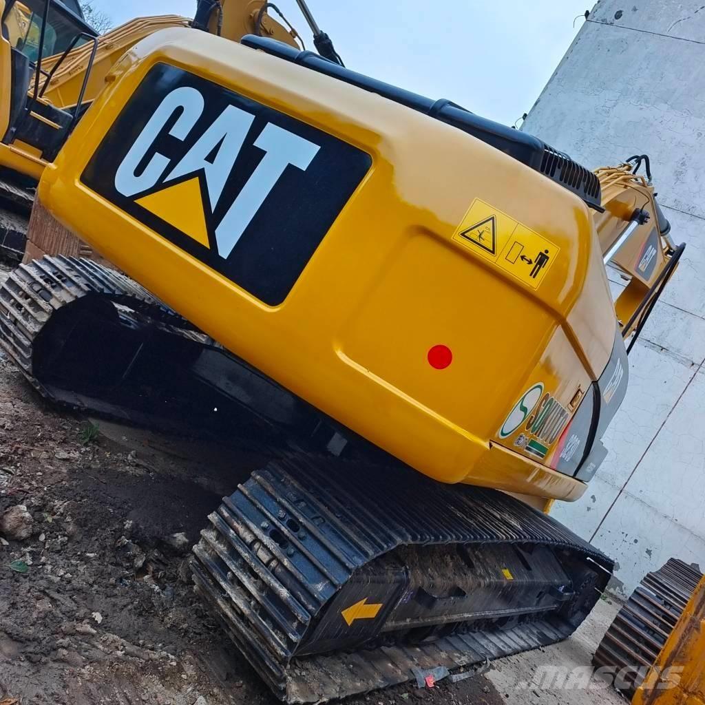 CAT 323 D Paletli ekskavatörler