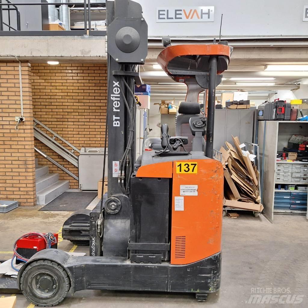 Toyota RRE160R Reach truck - depo içi istif araçları