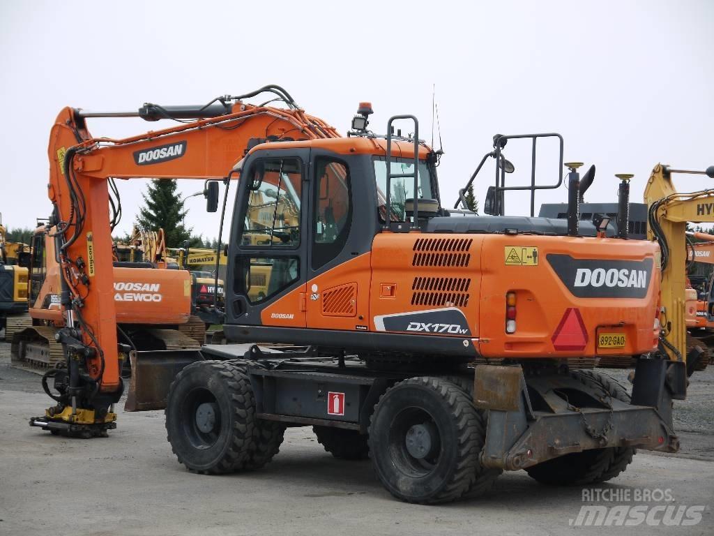 Doosan DX 170 W-5 Lastik tekerli ekskavatörler