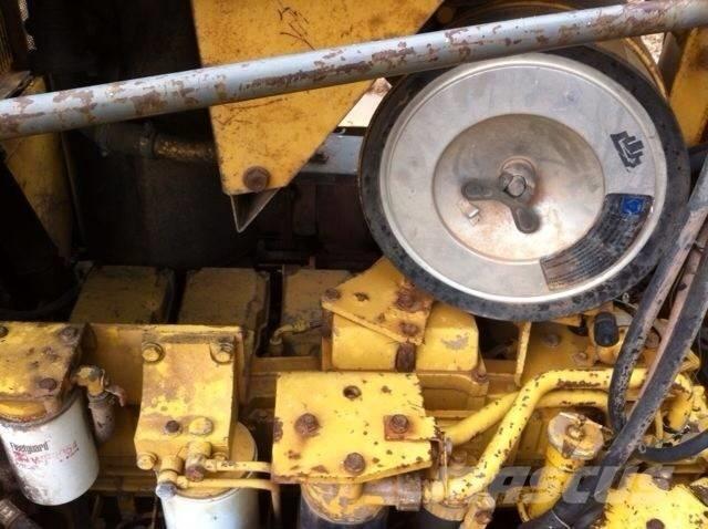 Komatsu d155a-3 Paletli dozerler