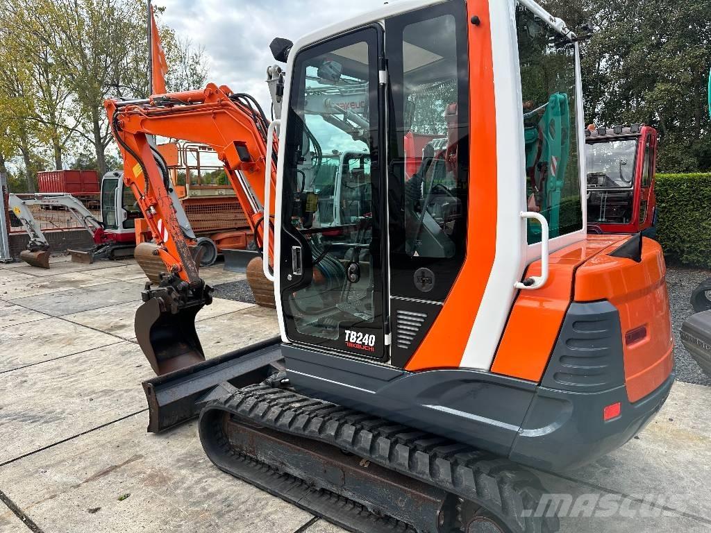 Takeuchi TB 235 CR Mini ekskavatörler, 7 tona dek