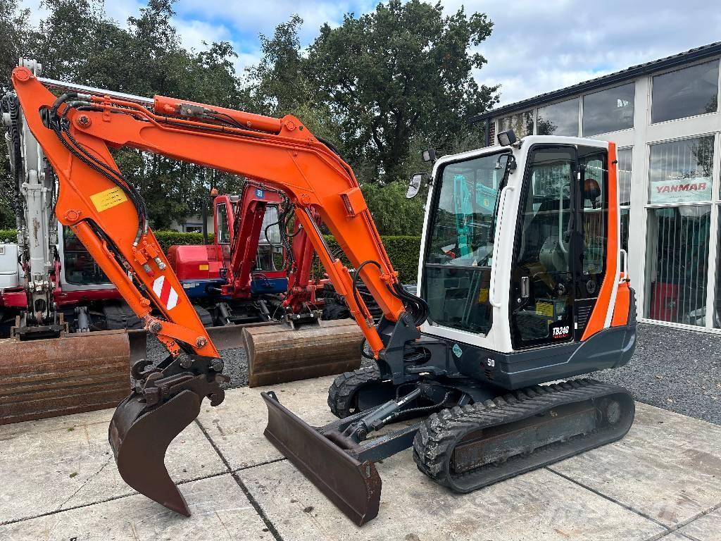 Takeuchi TB 235 CR Mini ekskavatörler, 7 tona dek