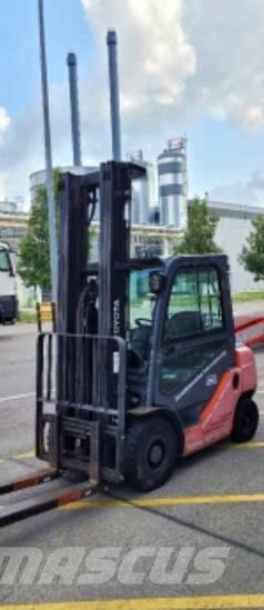 Toyota 02-8 FDF 25 Dizel forkliftler