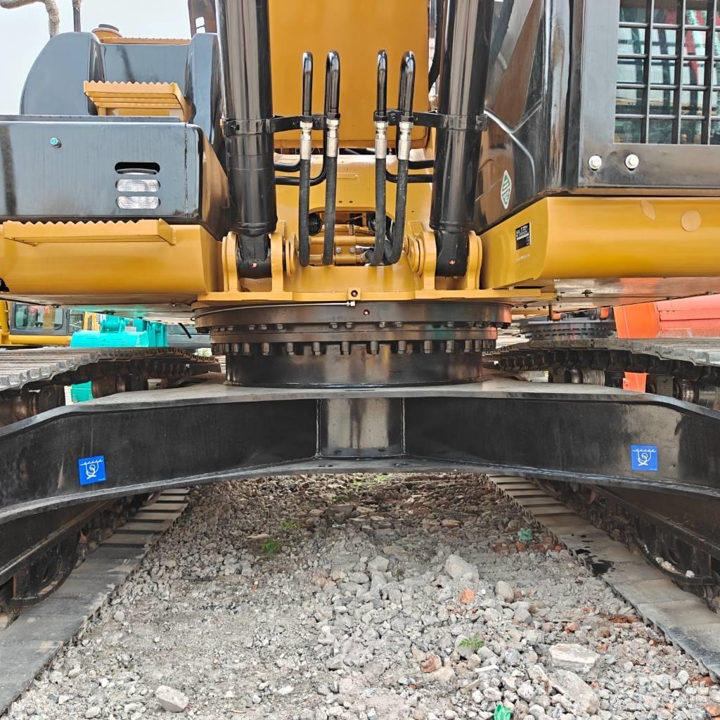 CAT 323D Paletli ekskavatörler